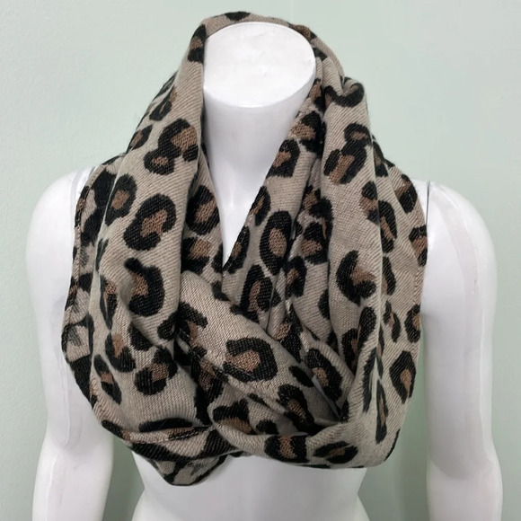 Aldo - Reversible Leopard Infinity Scarf - Picture 5 of 6